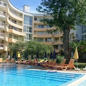 Aparthotel Yassen Village